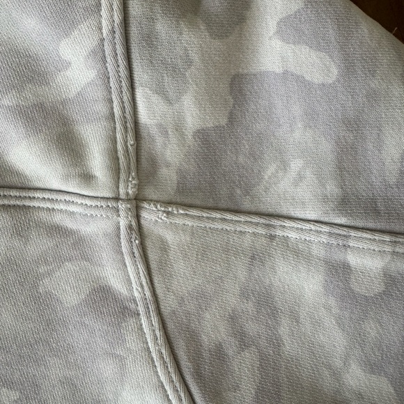 Lululemon All Yours Crew - Picture 6 of 6